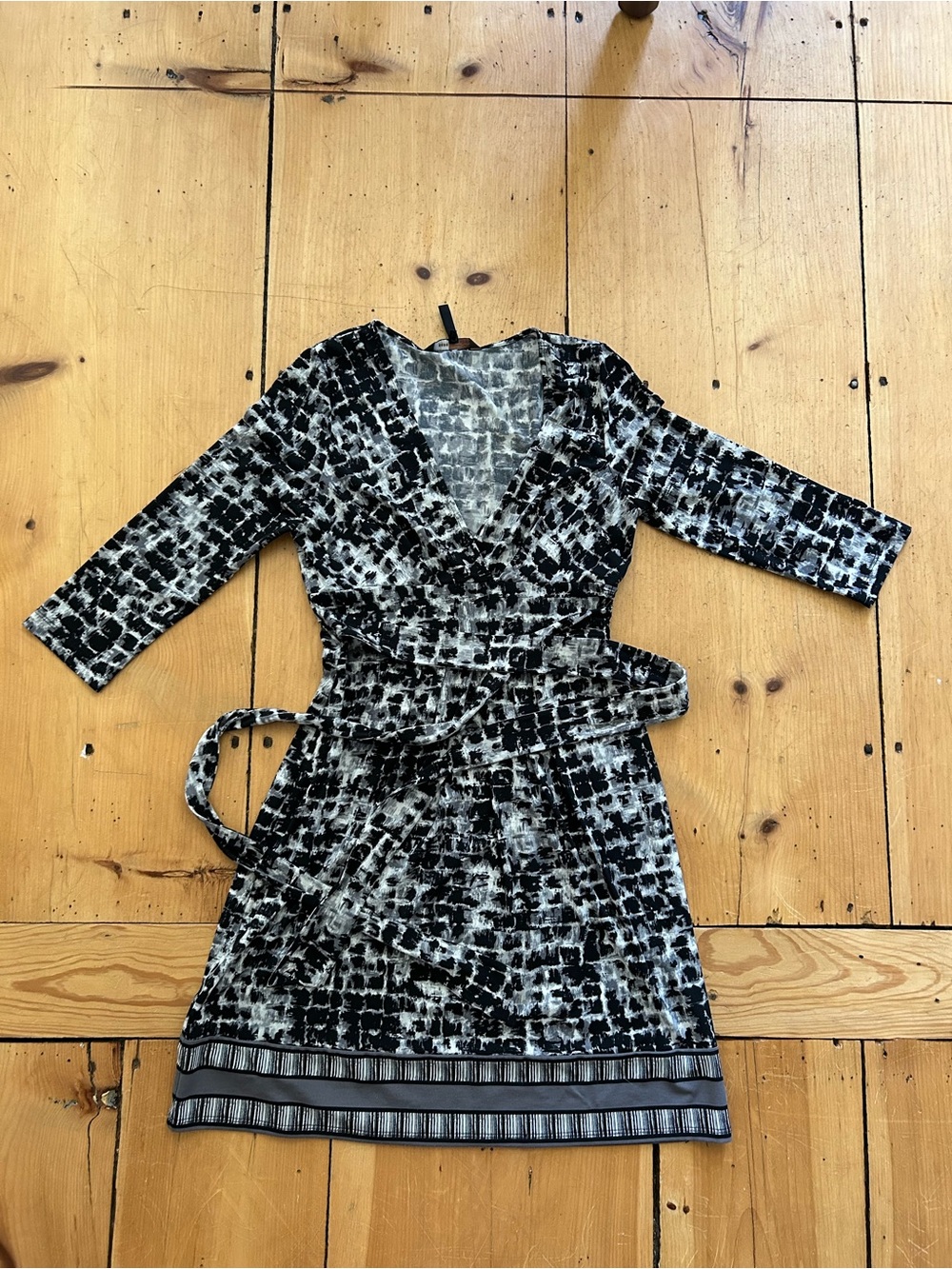 Vintage BCBGMaxAzria Black and White Print Dress